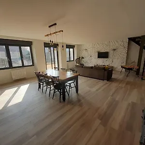  Hébergement de vacances Maison Chaleureuse, Spacieuse Et Familiale