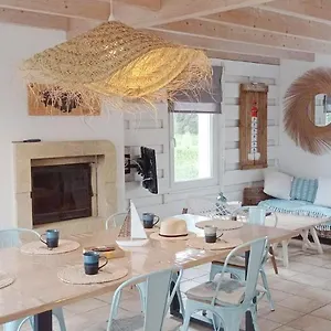  Hébergement de vacances L ' Escale 300 M à Pied Des Plages