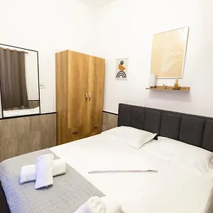 tiny-cute-studio-near-the-city-center-5-min-walk.albaniahotels.org/