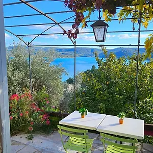 apt-studio-avec-terrasse-et-jolie-vue-sur-le-lac.fr-provencehotel.com/